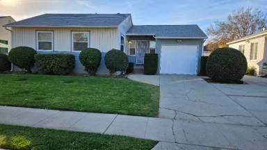 Main picture of 6537 Balcom Ave