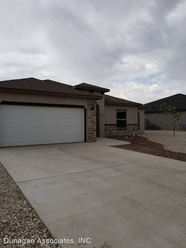 Main picture of 401 Baler Ln