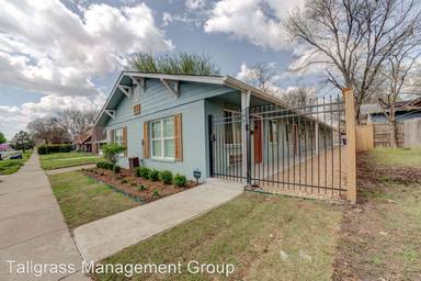 Main picture of 2639 E 10th St