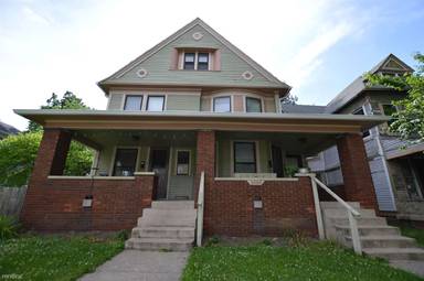 Main picture of 2020 N Delaware St