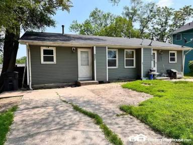 Main picture of 907 SE 9th St