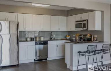 Main picture of 2551 N Clark St