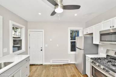 Main picture of 81 Ellington St