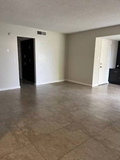 Main picture of 6312 Stockdale Hwy