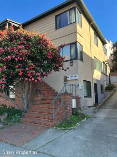 Main picture of 2432B Park Blvd