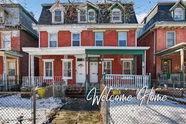 Main picture of 39 Carroll St