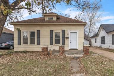 Main picture of 806 Sunset Dr