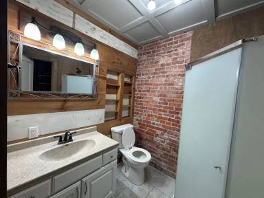 Main picture of 414 Wilson St