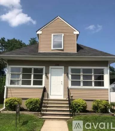 Main picture of 122 Crescent Ave