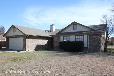 Main picture of 3312 Honeysuckle Dr