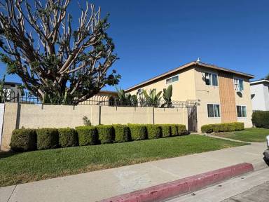 Main picture of 998 El Camino Dr