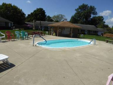 Main picture of 13 E Cresthill Rd