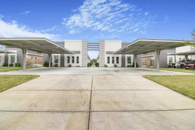 Main picture of 3005 W Driftwood St