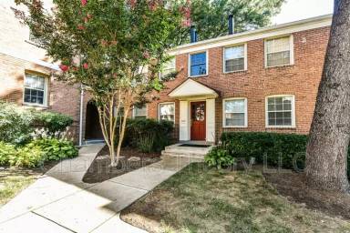 Main picture of 2603 Arlington Blvd