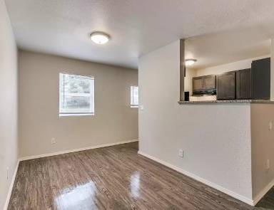 Main picture of 124 NE 23rd St