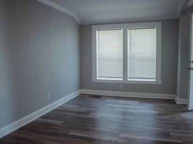 Main picture of 155 E Stephenson St