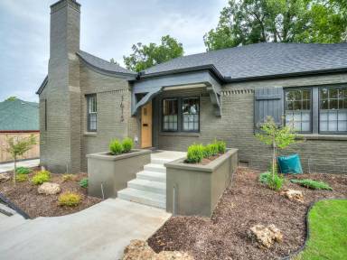 Main picture of 1615 E 35th St