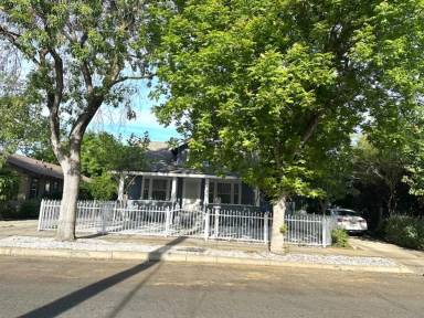 Main picture of 815 N College Ave