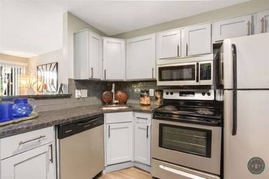 Main picture of Metropolis Apartments