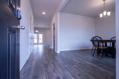 Main picture of 325 Park West Blvd