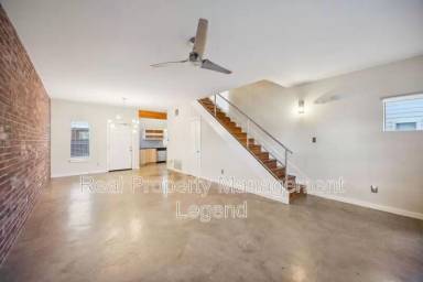 Main picture of 1418 Beaumont St