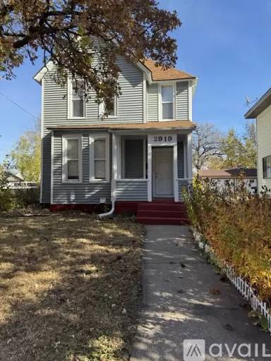 Main picture of 2911 Grand St NE