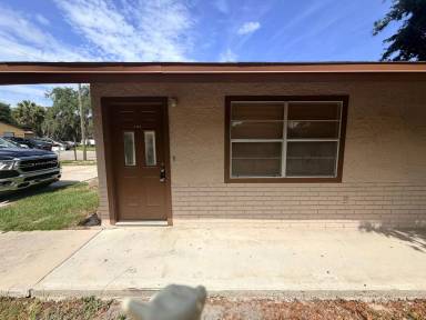 Main picture of 5743 Elm St