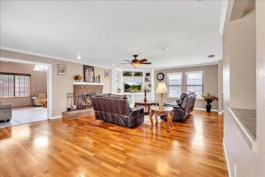 Main picture of 285 W Ash Ave
