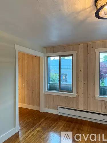Main picture of 133 Winslow Way E