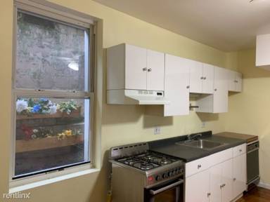 Main picture of 242 Delancey St