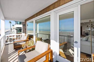 Main picture of 3205 The Strand