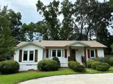 Main picture of 2890 Ardley Ln