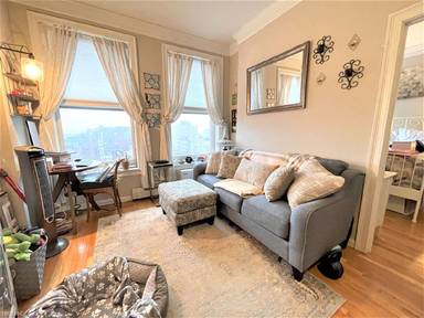 Main picture of 483 Beacon St