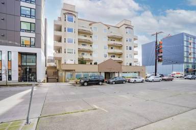 Main picture of Landmark Apartments