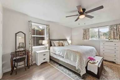 Main picture of 8329 Van Pelt Dr