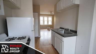 Main picture of 3815-23 N Greenview Ave