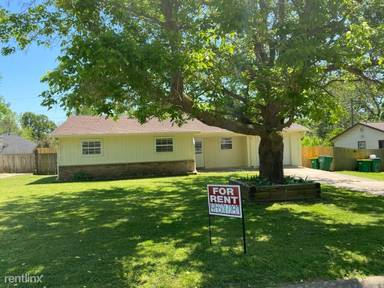 Main picture of 2409 Woodland Ave