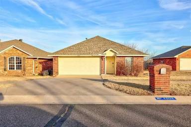 Main picture of 4504 Applegate Dr