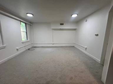 Main picture of 192 Main St