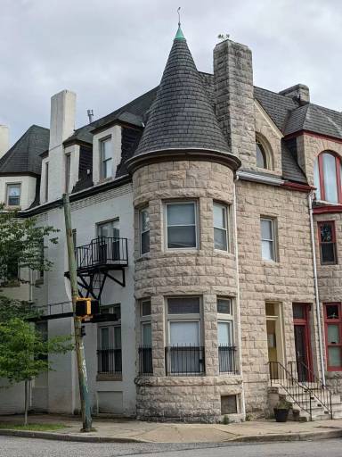 Main picture of 2339 N Calvert St