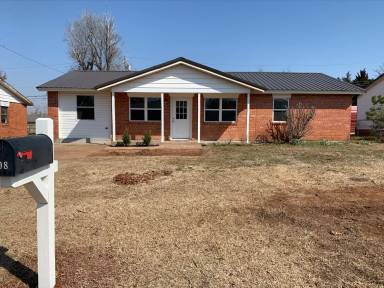 Main picture of 208 Maple St