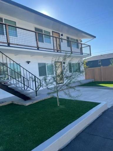 Main picture of 638 Iris Dr