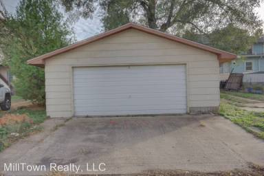 Main picture of 2729 1/2 7th Ave