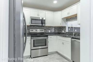 Main picture of 404 Bainbridge Ct
