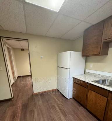 Main picture of 914 1/2 N 15th St