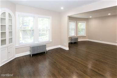 Main picture of 1432 W Farragut Ave