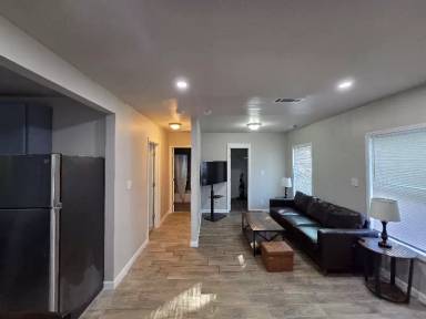 Main picture of 2793 Suwanee Ave