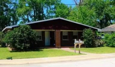 Main picture of 748 Bethune St