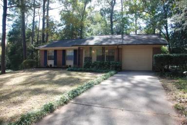 Main picture of 206 Myrtlewood Dr