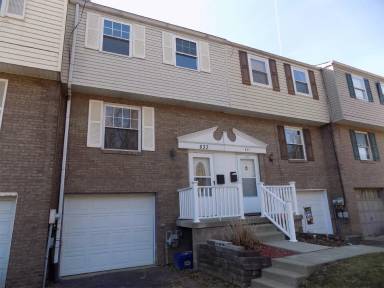 Main picture of 833 Blackberry St